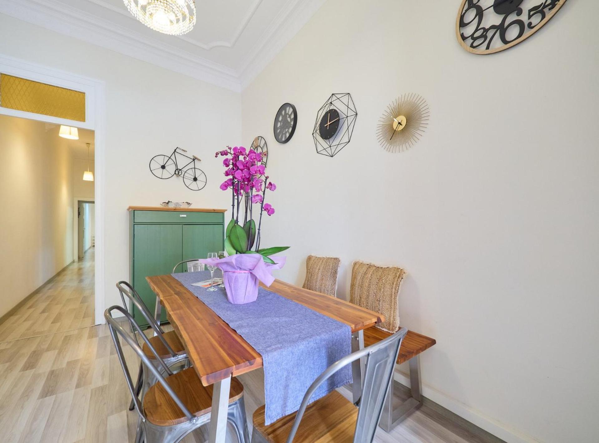 Barcelonaforrent The Living Appartement